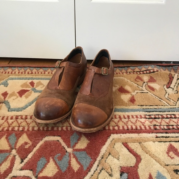 Leather Shoe - Picture 3 of 5